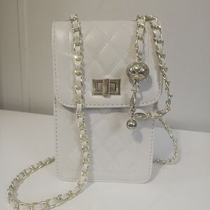 Elegant White Quilted Chain Bag